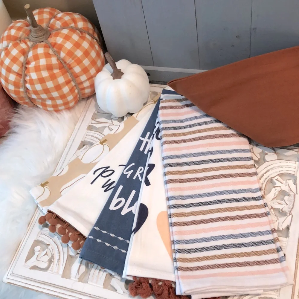 Target Bullseye’s Playground Fall Autumn Halloween Thanksgiving Dish Towel Set